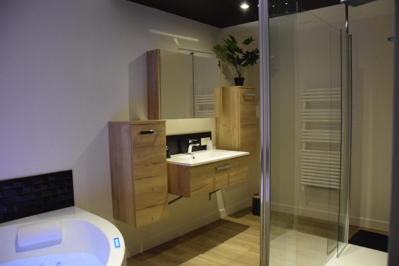 Au Fil De L'O Bed & Breakfast Bisseuil ภายนอก รูปภาพ