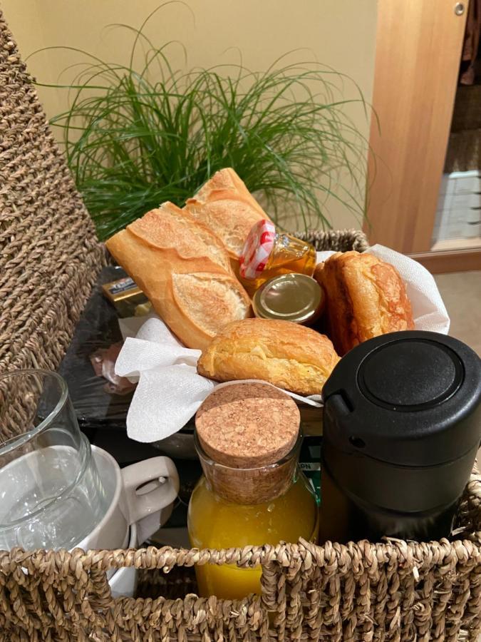 Au Fil De L'O Bed & Breakfast Bisseuil ภายนอก รูปภาพ