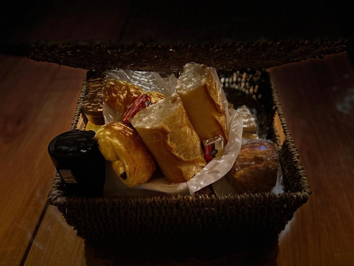 Au Fil De L'O Bed & Breakfast Bisseuil ภายนอก รูปภาพ