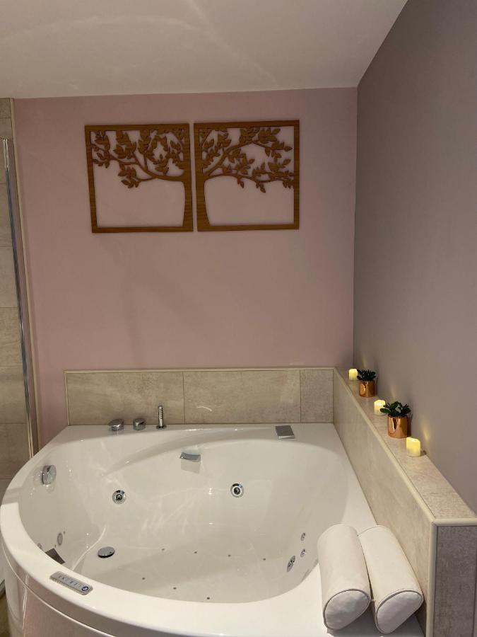 Au Fil De L'O Bed & Breakfast Bisseuil ภายนอก รูปภาพ
