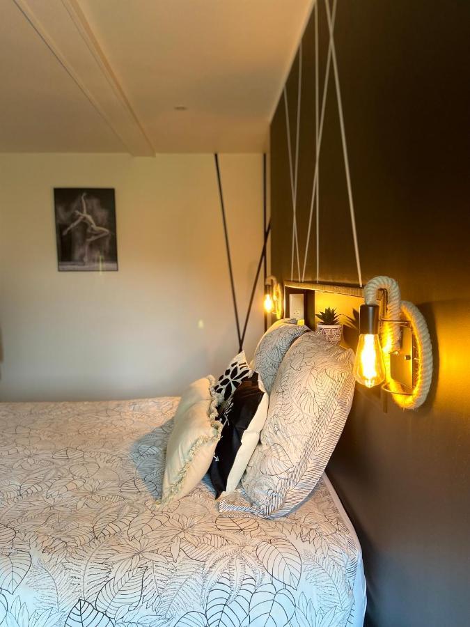 Au Fil De L'O Bed & Breakfast Bisseuil ภายนอก รูปภาพ